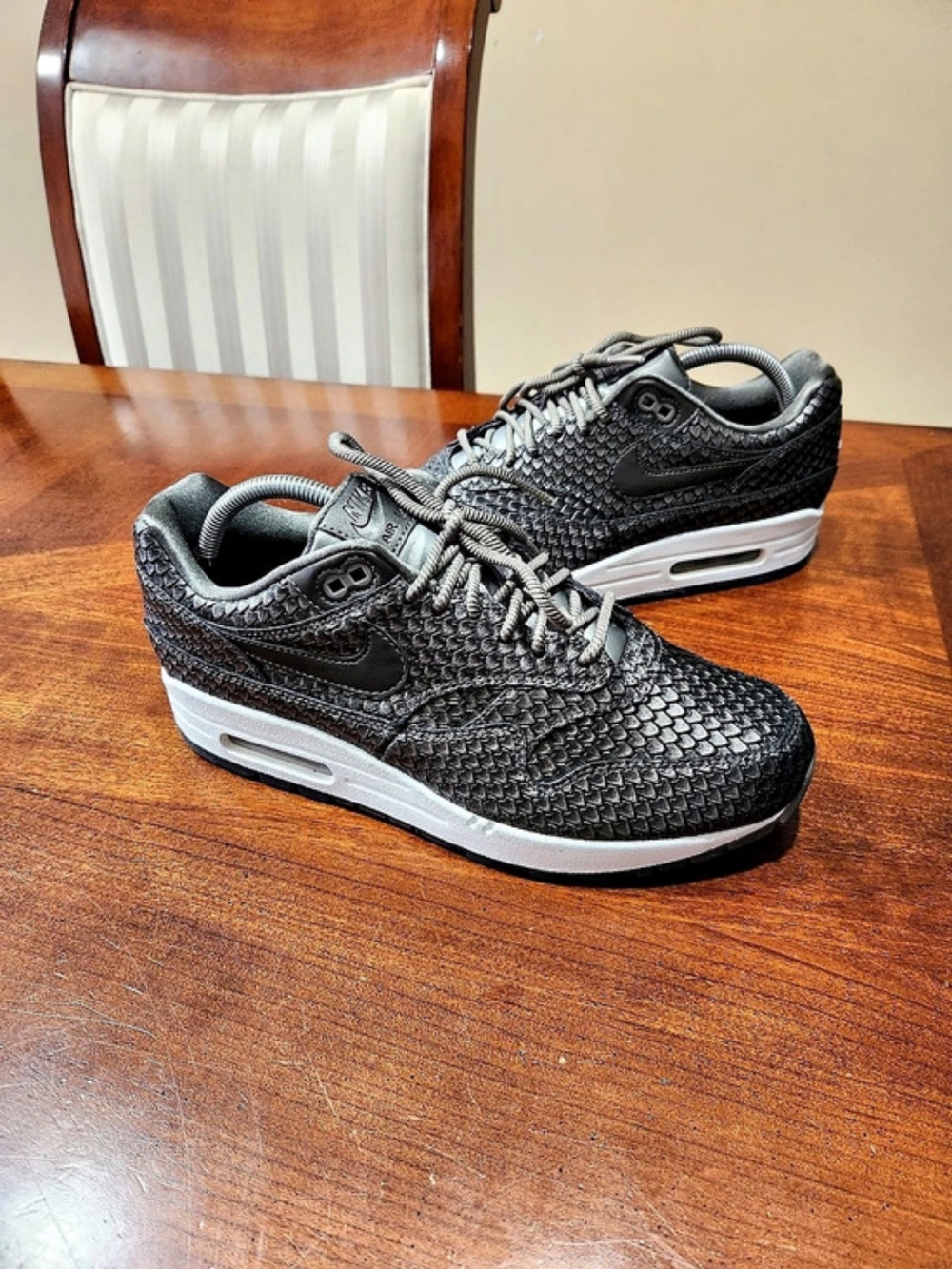 Nike Air Max 1 Snake
Print Sneakers US 10 No Box